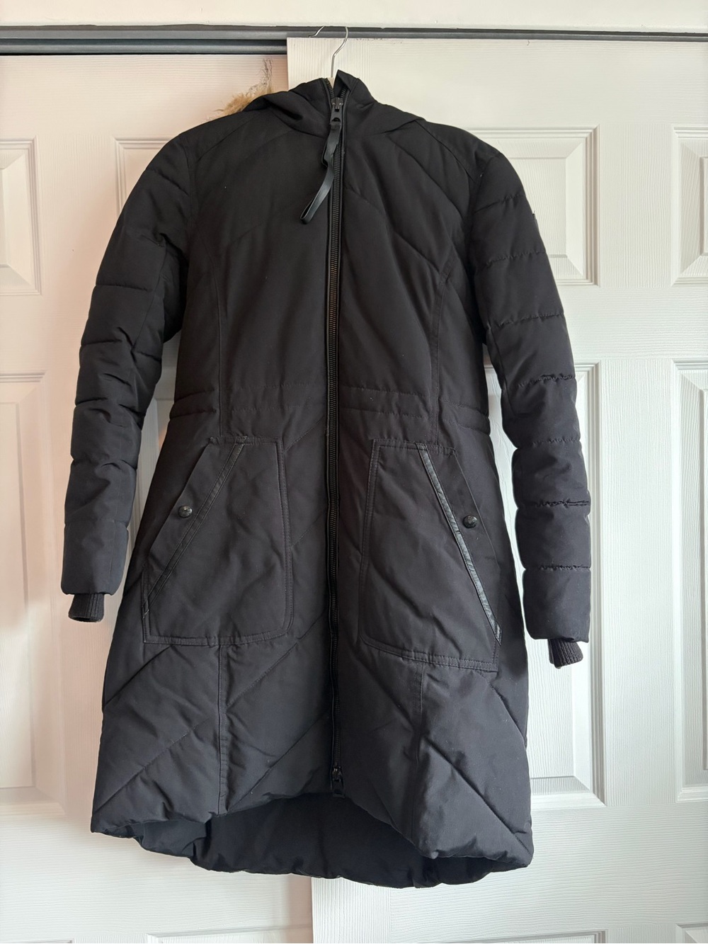 Guess Women’s Black Hooded Insulated Winter Coat medium